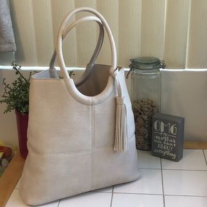 Cream Colored Stylish Shoulder Bag